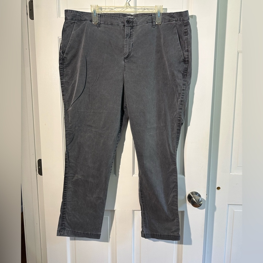 🌼GAP Girlfriend Chinos in Washed Black w Tuxedo Trim size 20